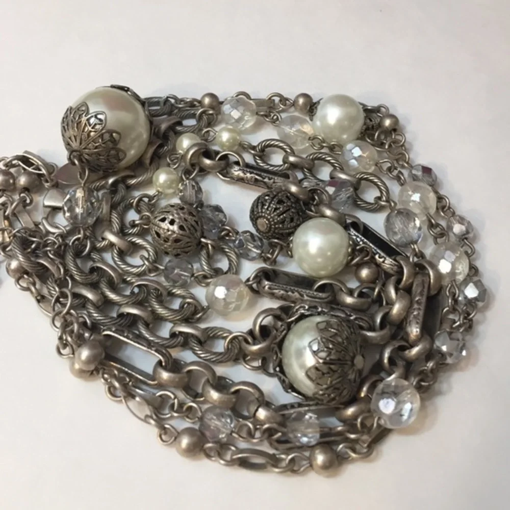 White House/Black market necklace